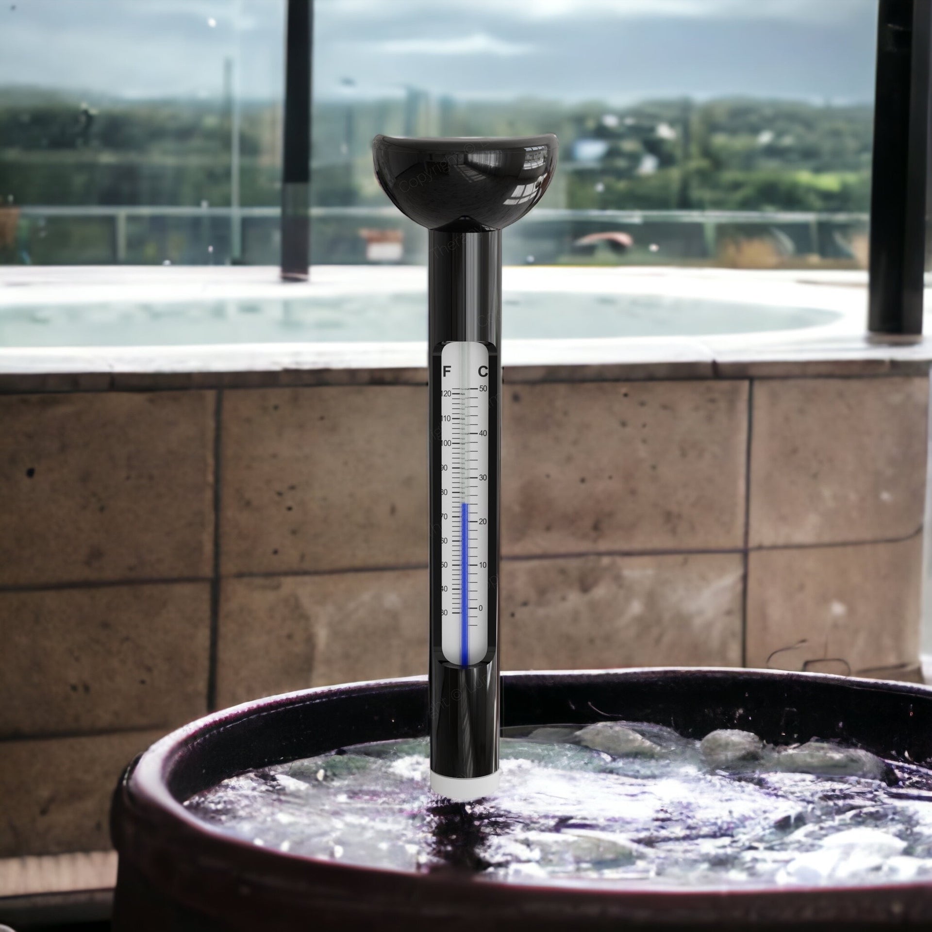 https://luxrecover.com/cdn/shop/files/Floating-waterproof-thermometer.jpg?v=1697037945&width=1920